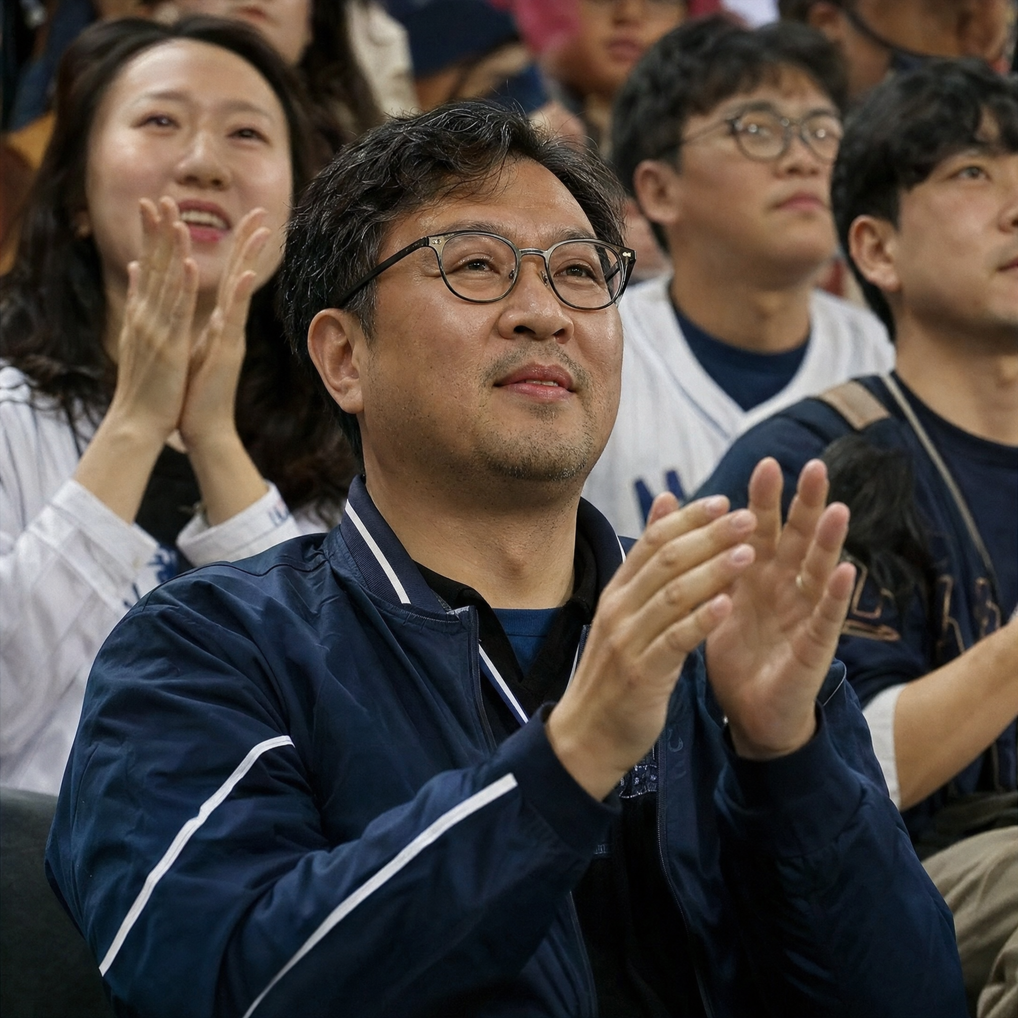 Keep Your Face Recognizable in the Stadium Crowd Scene